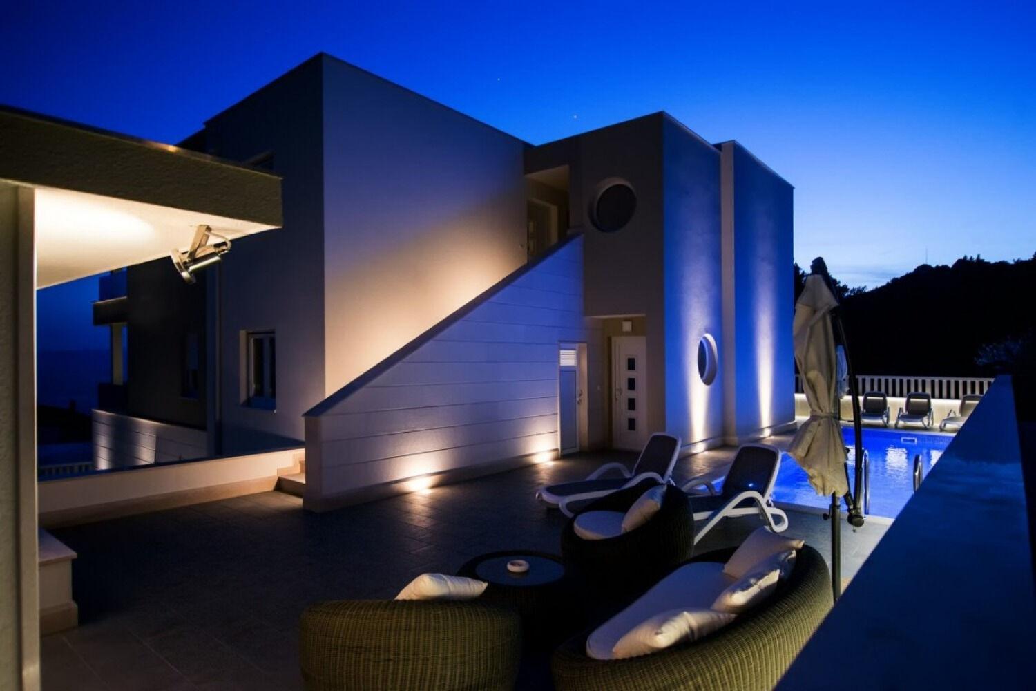 Luxury - Heated Pool, Sauna And Gym Apartament Makarska